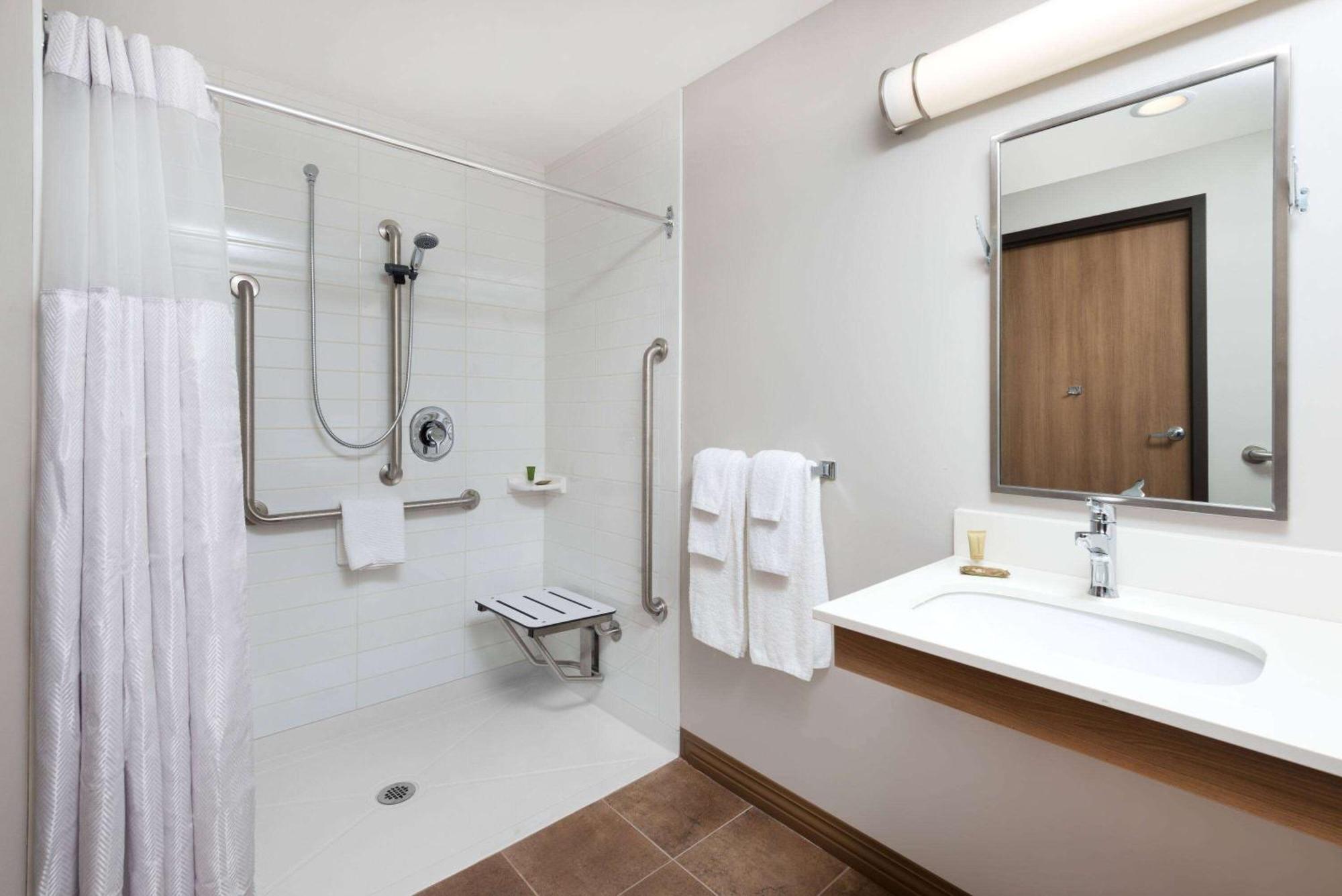 Microtel Inn & Suites By Wyndham Sudbury Exteriör bild