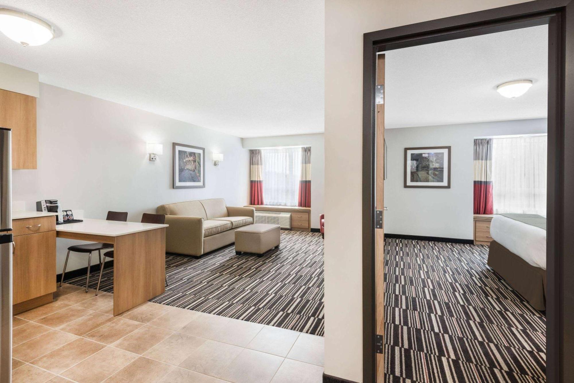 Microtel Inn & Suites By Wyndham Sudbury Exteriör bild