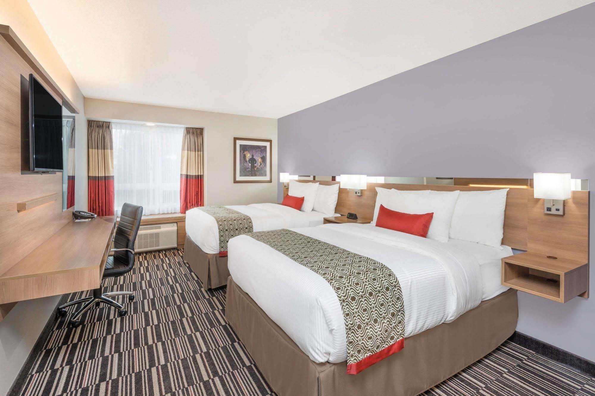 Microtel Inn & Suites By Wyndham Sudbury Exteriör bild