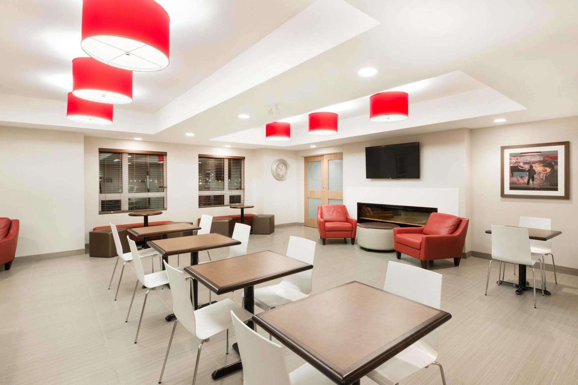 Microtel Inn & Suites By Wyndham Sudbury Exteriör bild